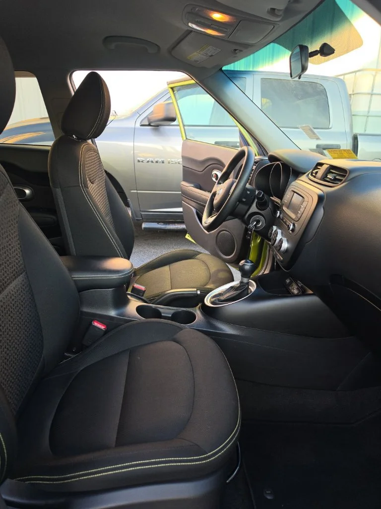 Used 2015 Green Kia + image 24