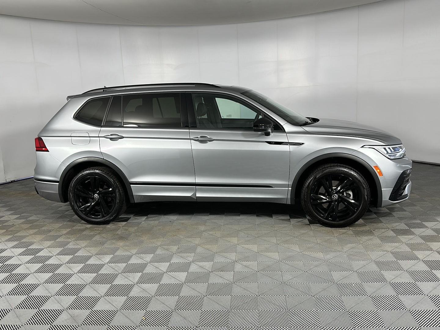 Used 2024 Pyrite Silver Metallic Volkswagen SE R-Line Black image 16