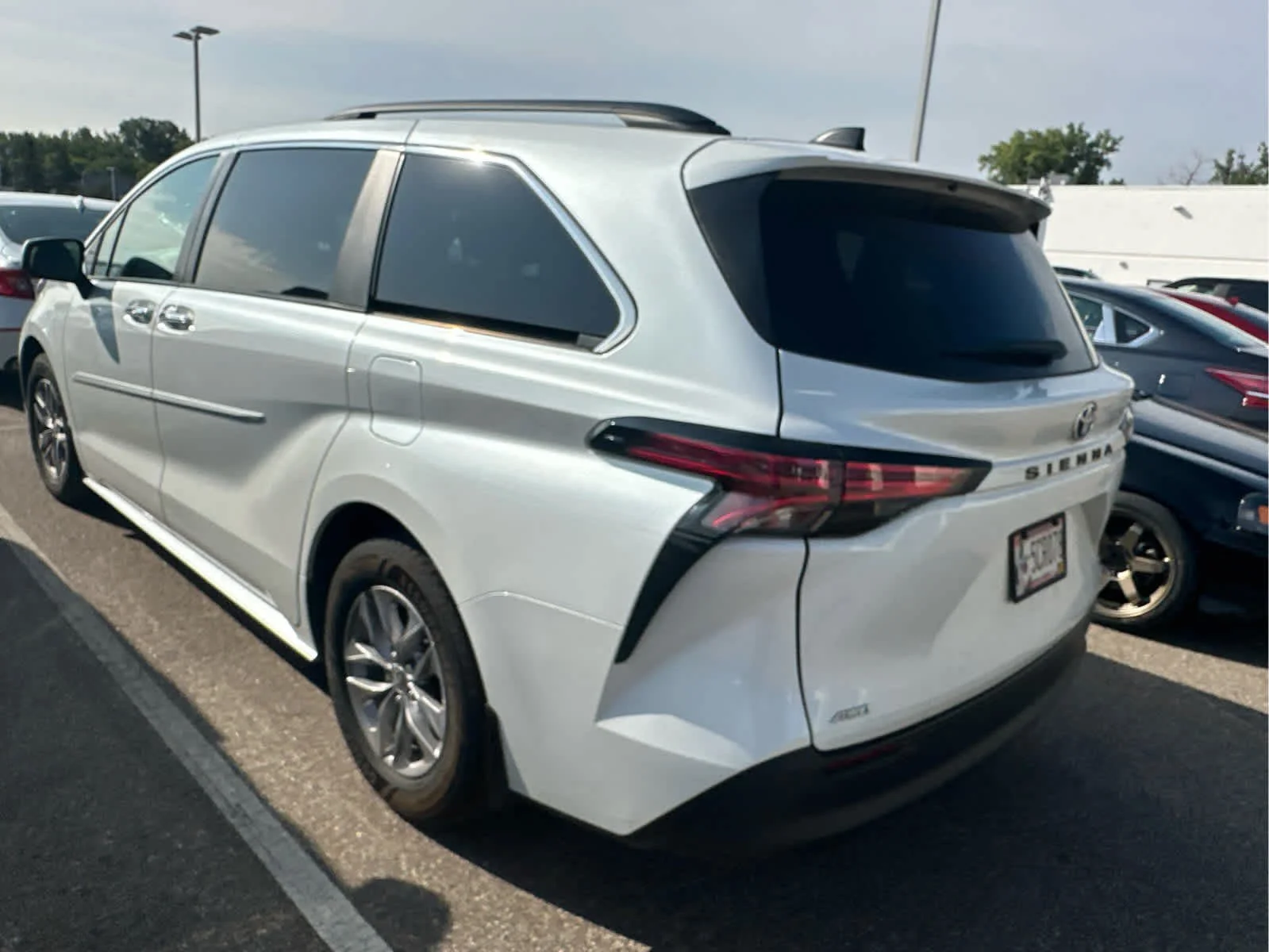 Used 2022 Wind Chill Pearl Toyota XLE image 6