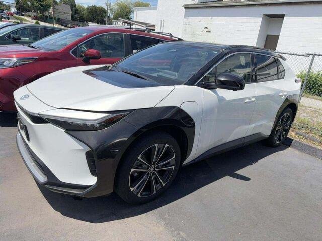 Certified Used 2019 Red Toyota XLE image 3