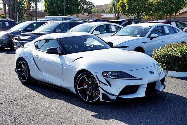 Used 2021 White Toyota 3.0 image 2