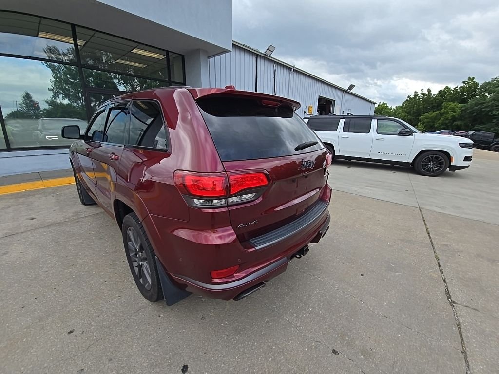 Used 2019 Red Jeep Overland image 5