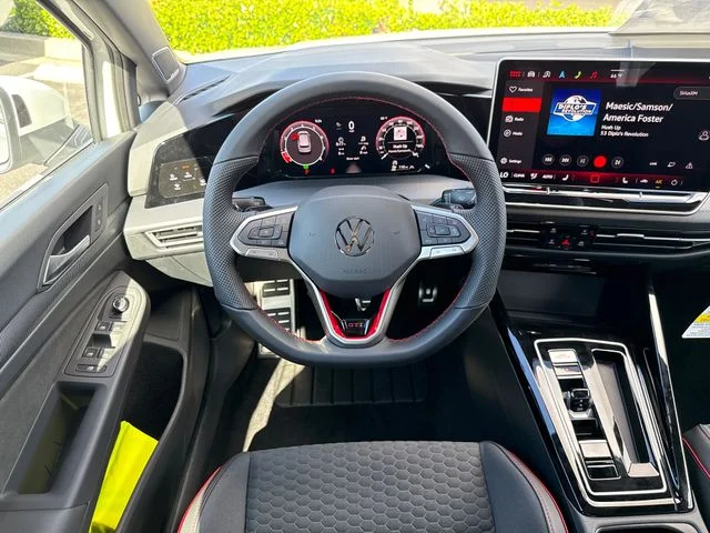 New 2026 Opal White Pearl Volkswagen 2.0T SE image 25
