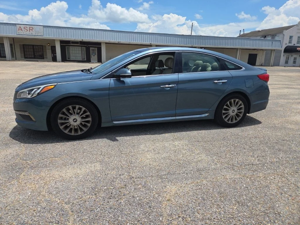 Used 2015 Blue Hyundai Limited image 4