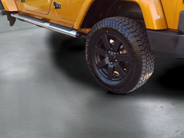 Used 2014  Jeep Sahara image 21