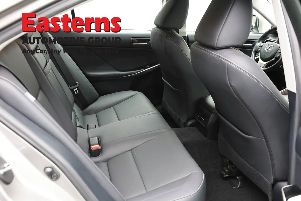 Used 2019 Silver Lexus 300 image 25