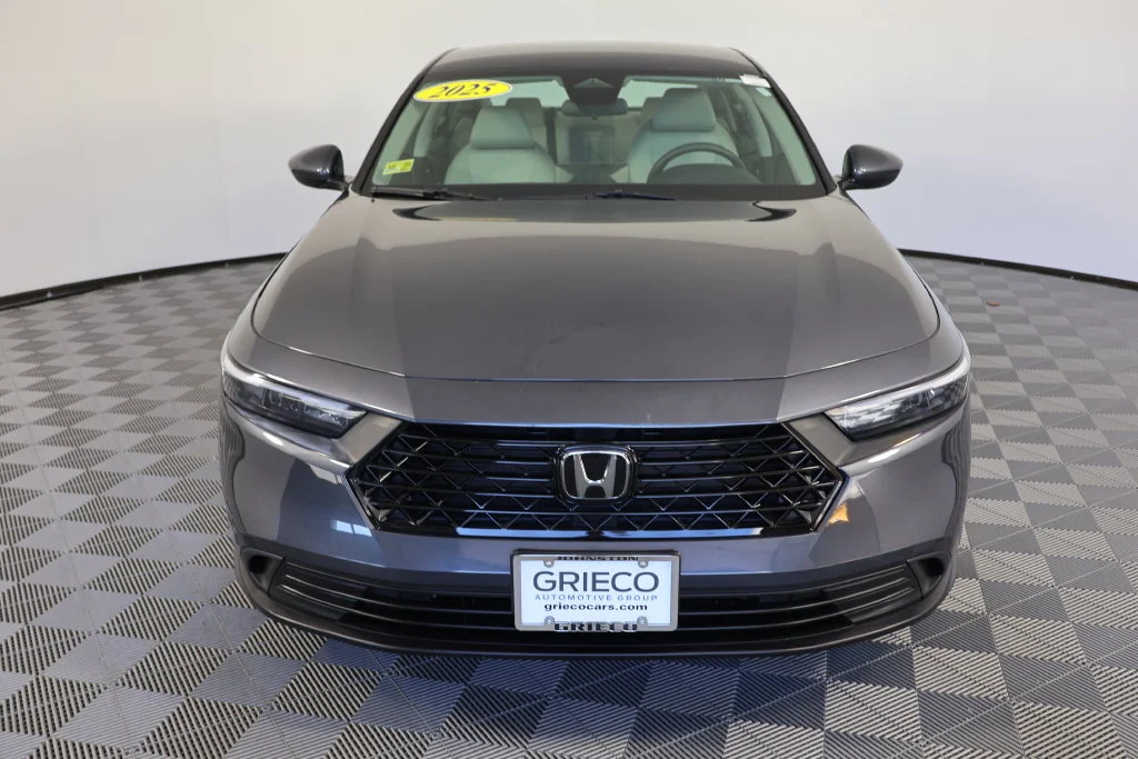 Used 2025 Meteorite Gray Metallic Honda LX image 3
