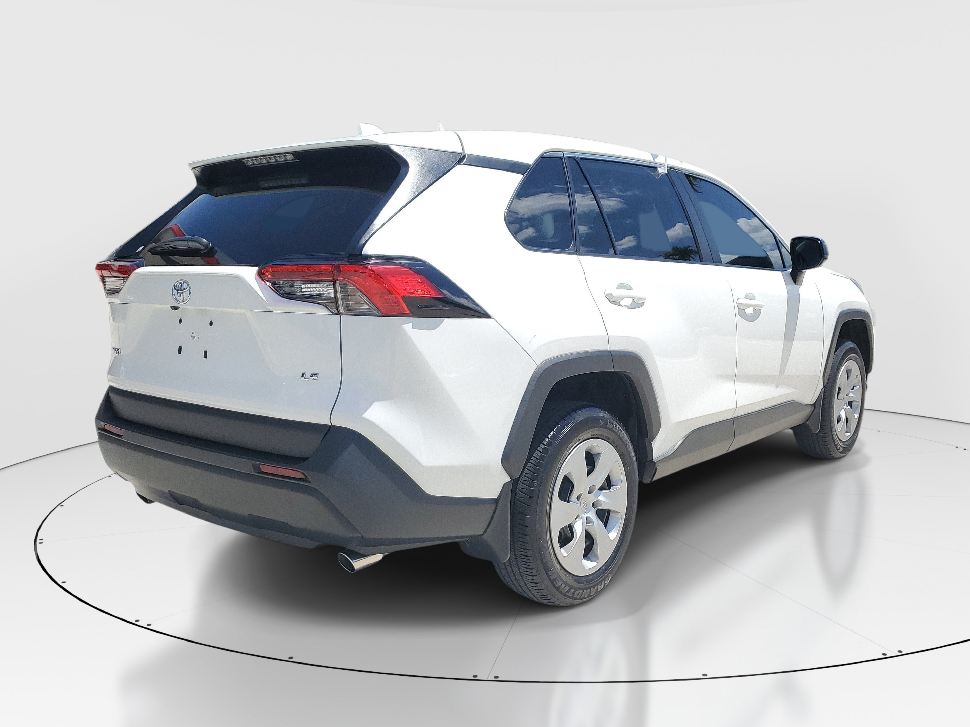 Used 2024 Ice Toyota LE image 6