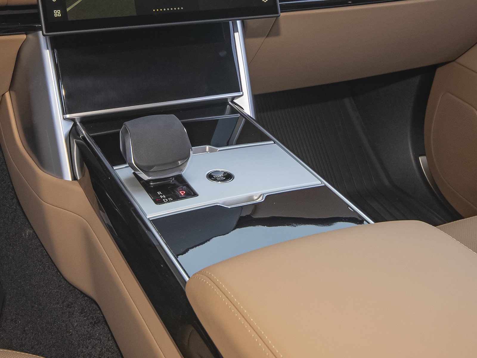 New 2026 Santorini Black Land Rover SE image 26