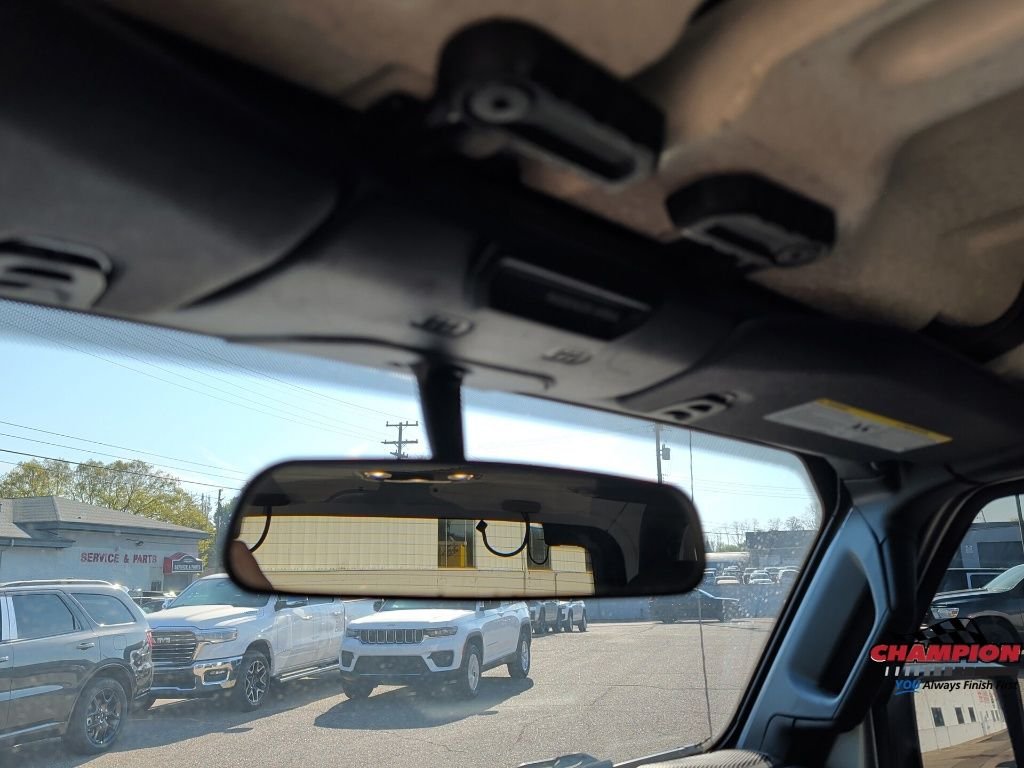 Used 2020 Silver Jeep Sport S image 17