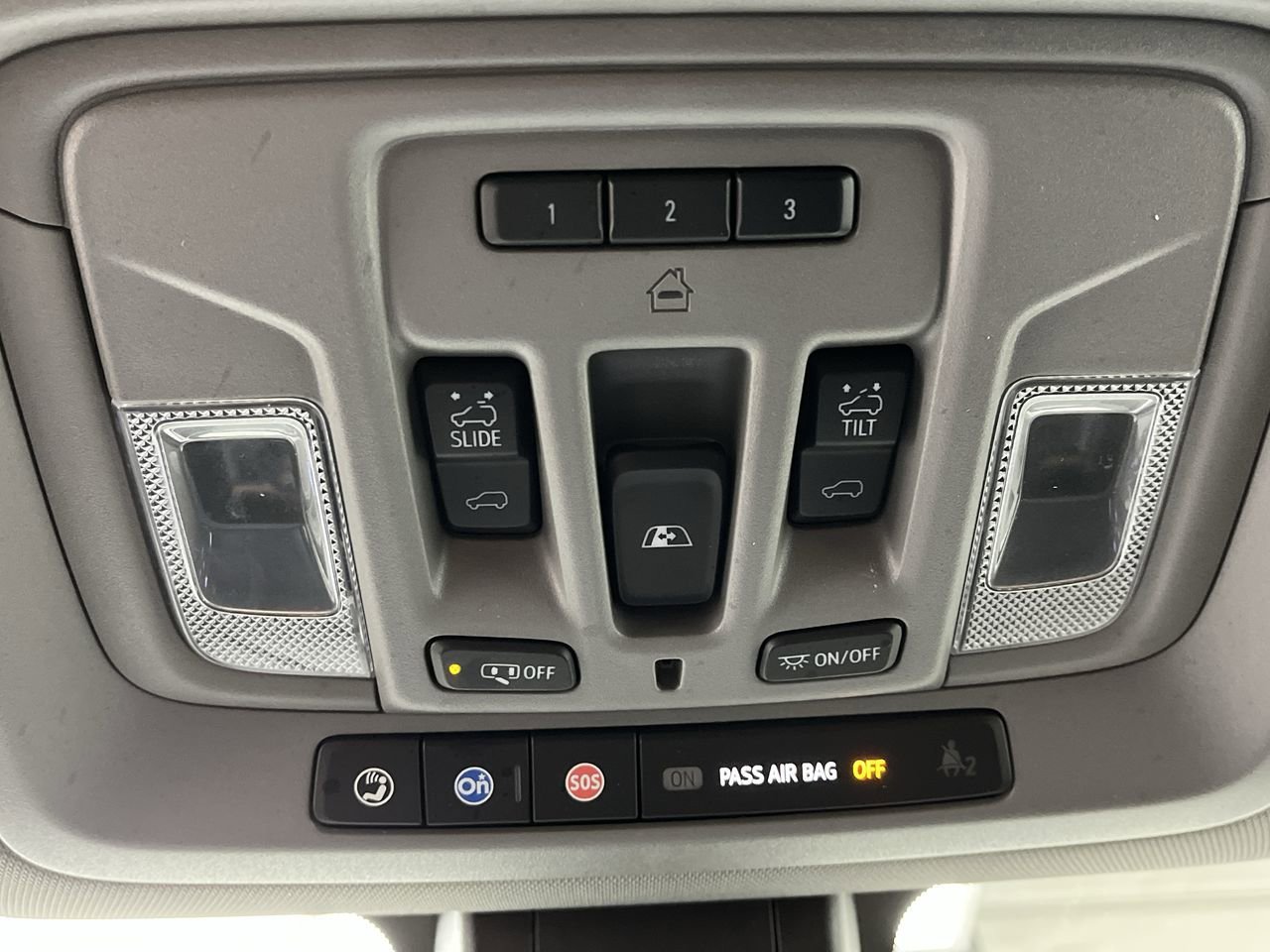 Certified Used 2022 Hunter Metallic GMC Denali image 31