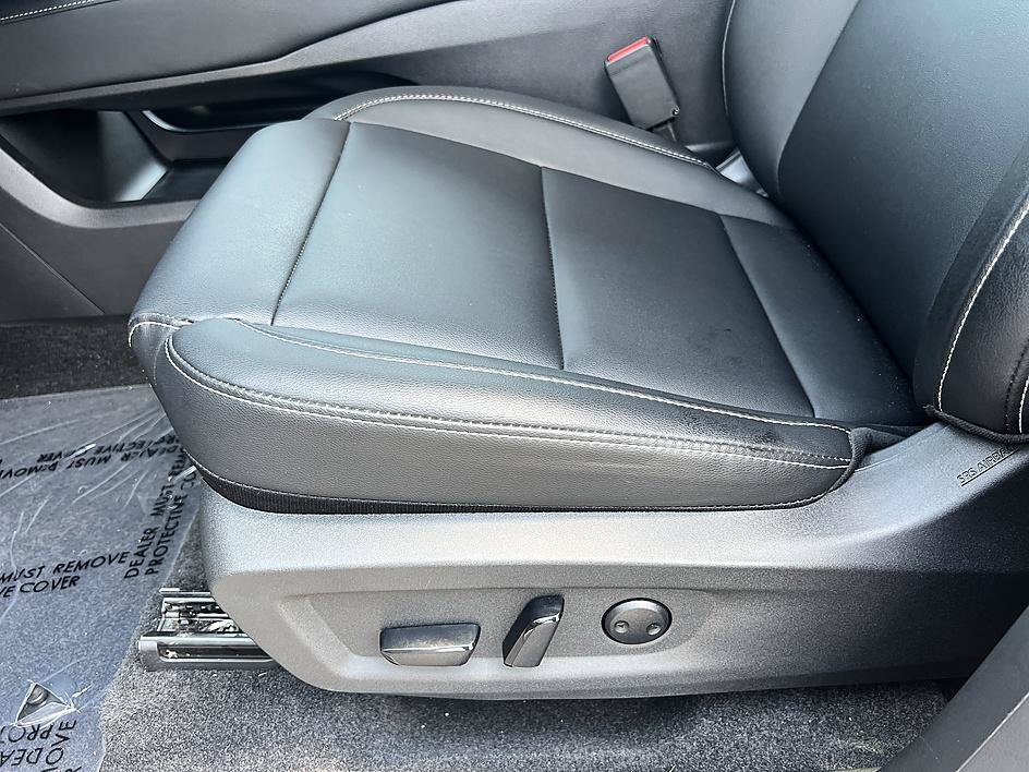 Used 2025 Gun Metallic Nissan SL image 22