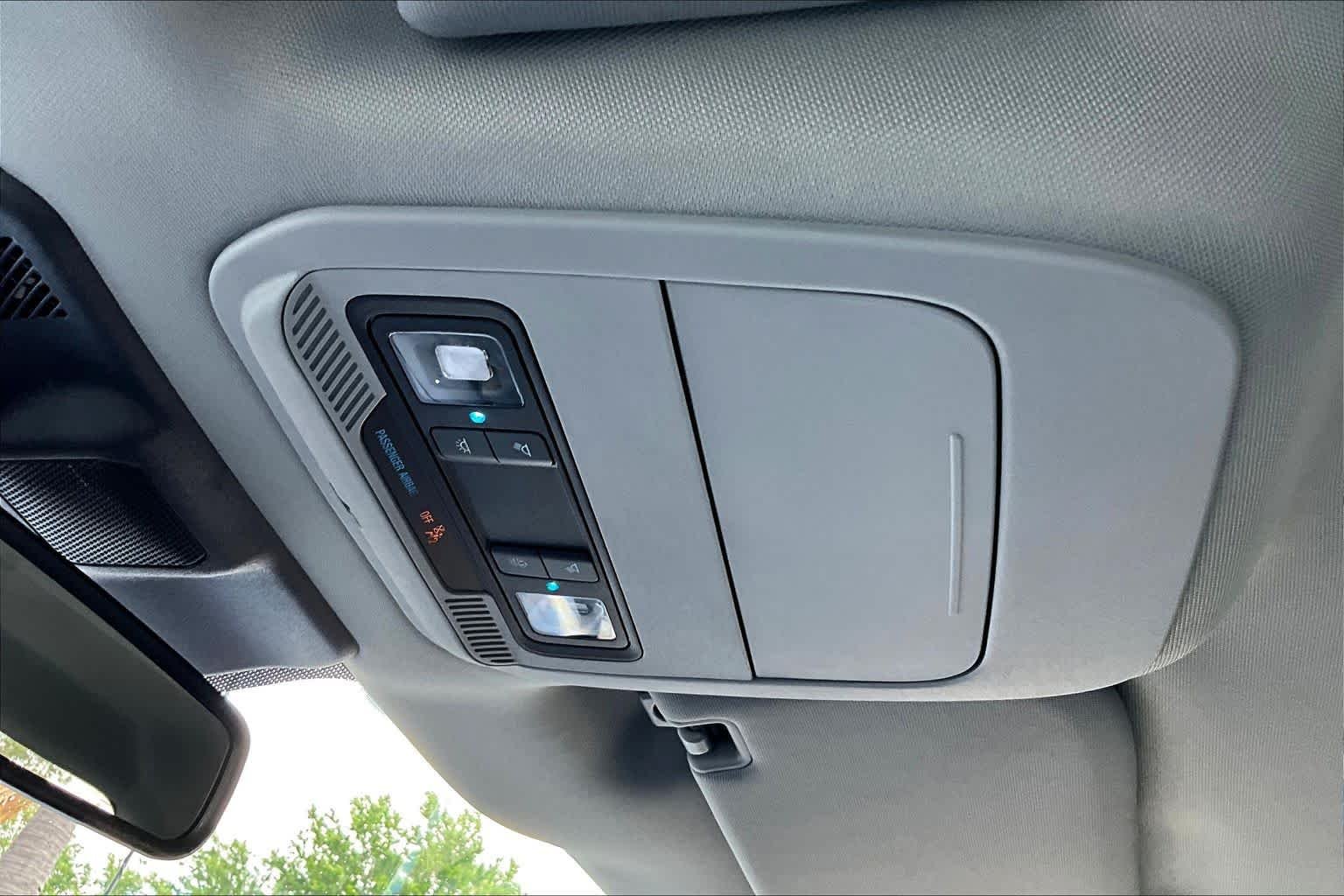 Used 2025 Carbonized Gray Metallic Ford LARIAT image 45