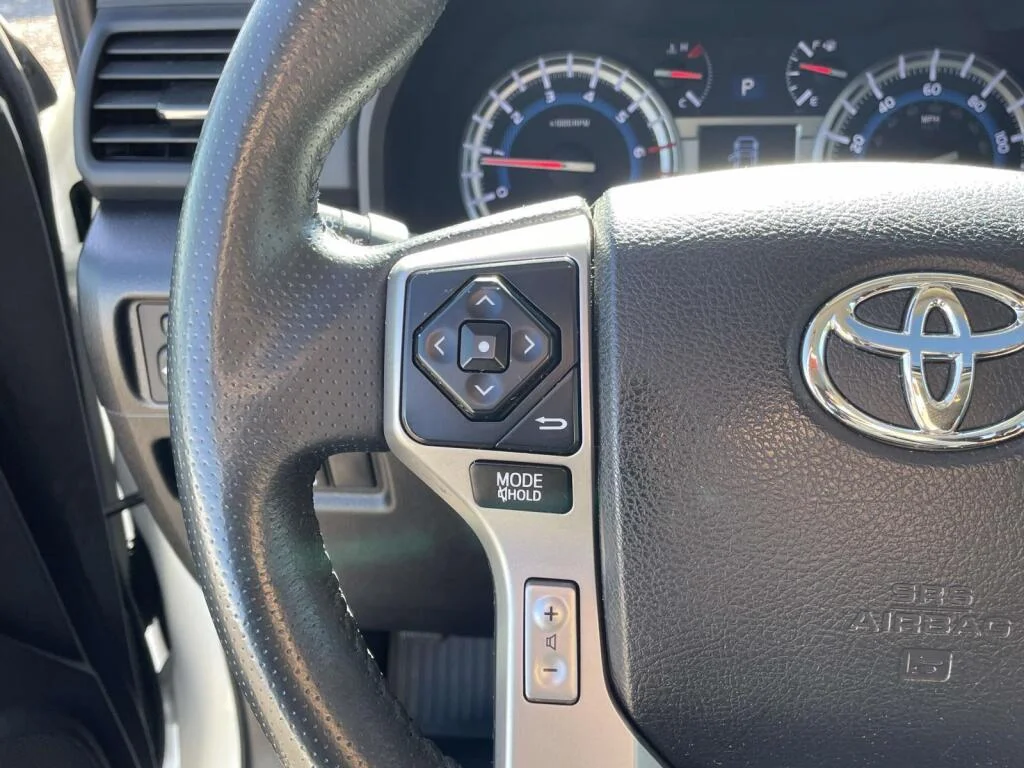 Certified Used 2019 Blizzard Pearl Toyota Limited image 34