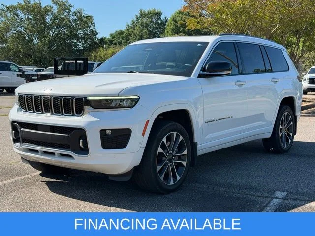Used 2023 White/off-white Jeep Overland image 10