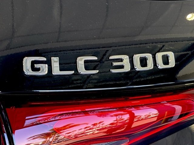 2026 Mercedes Benz GLC 300 4MATIC photo 2