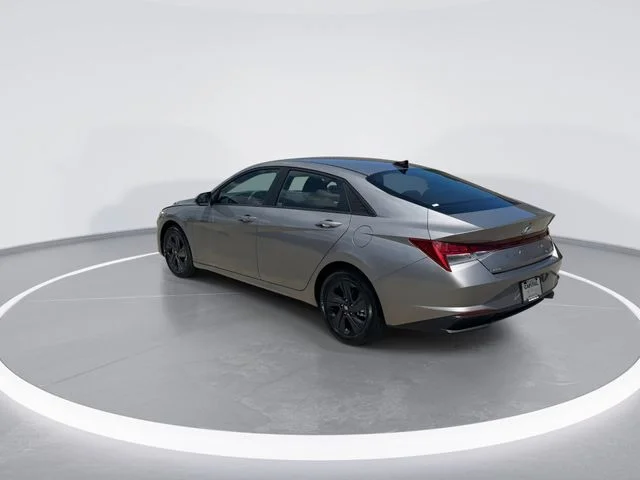 Used 2023 Silver Hyundai Blue image 5