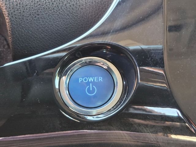 Used 2017 White Toyota Two image 16