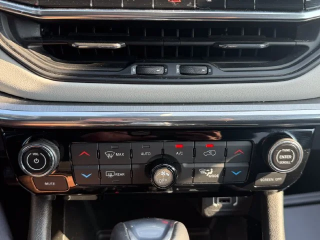 Used 2022 Laser Blue Jeep Limited image 19