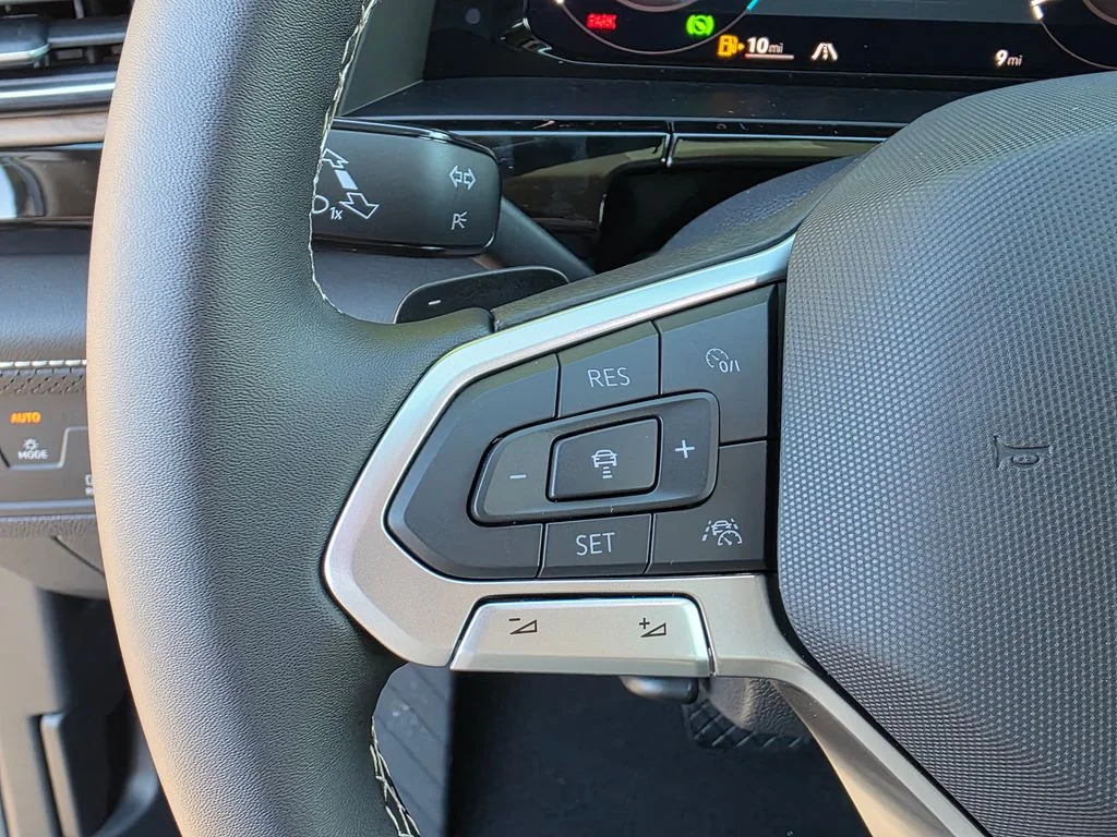 New 2026 Pure Gray Volkswagen 2.0T SE w/Technology image 18