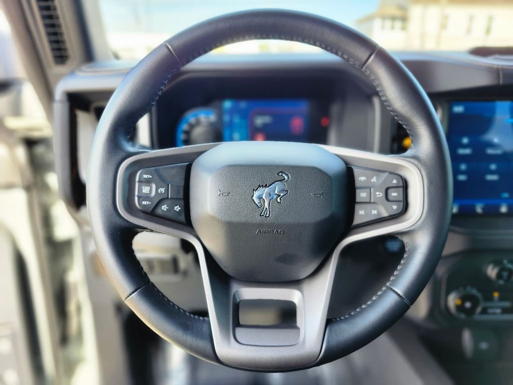 Used 2024 Green Ford Badlands image 28