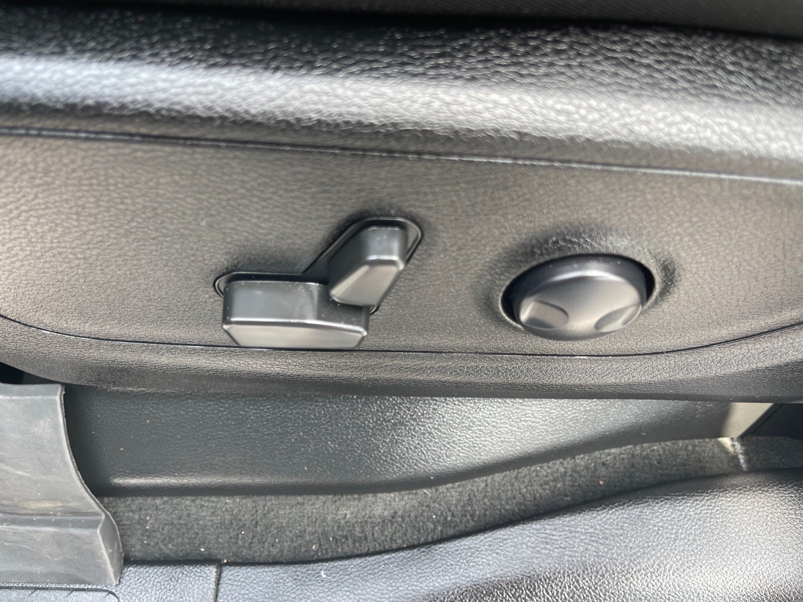 Used 2022 White RAM Big Horn image 9