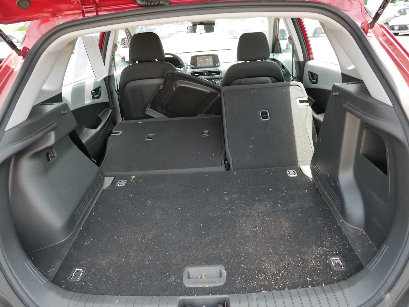 Certified Used 2019 Pulse Red Hyundai SE image 6