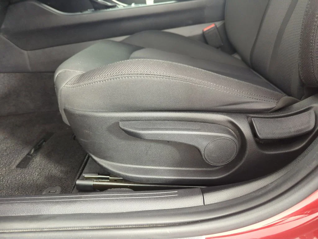 Used 2023 Red Kia LXS image 13