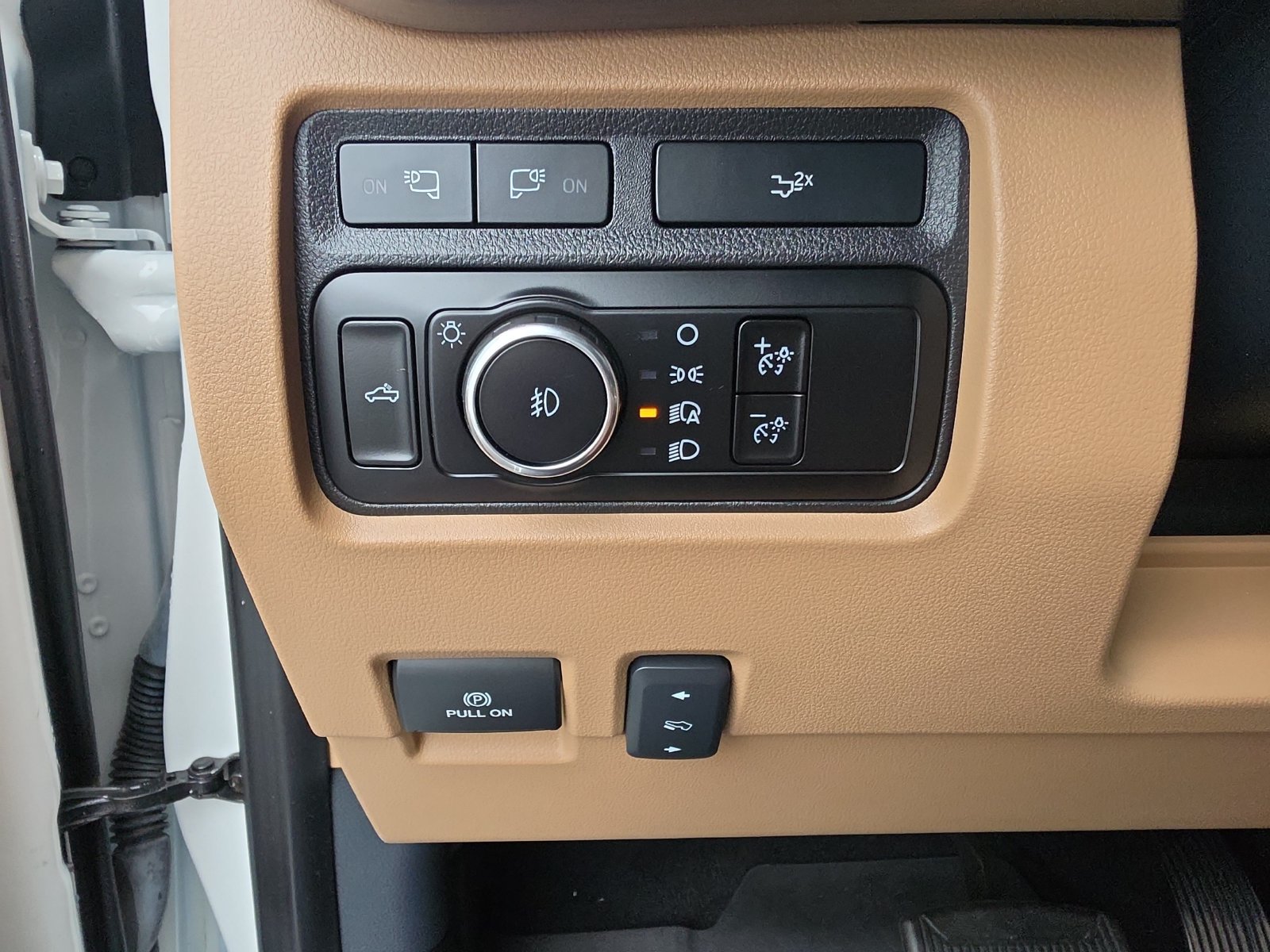 Certified Used 2023 White Metallic Ford Lariat image 24