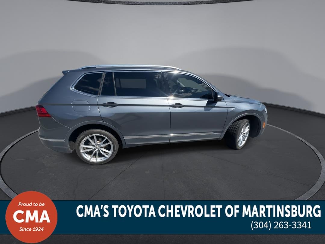 Used 2019 Platinum Gray Metallic Volkswagen SE image 9