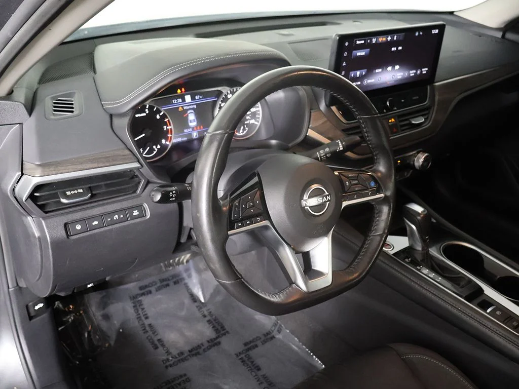 Used 2023 Gray Nissan 2.5 SV image 28