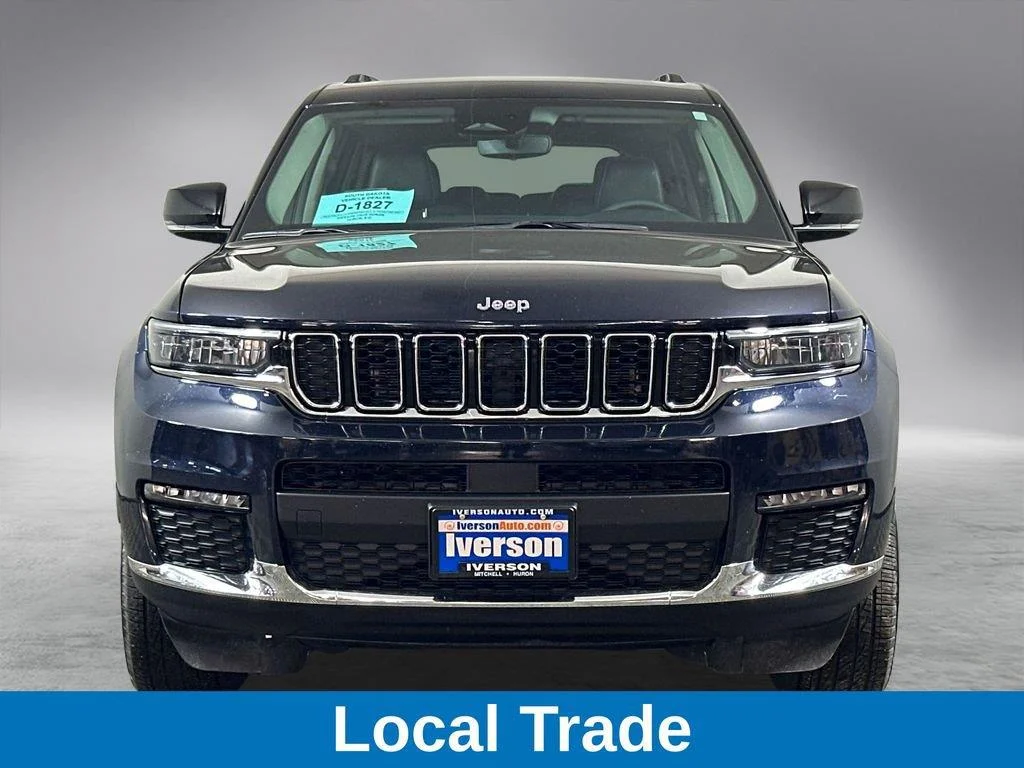 Used 2023 Midnight Sky Jeep Limited image 3