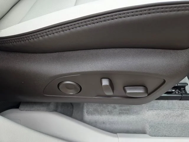 2026 GMC Acadia Denali - Photo 18