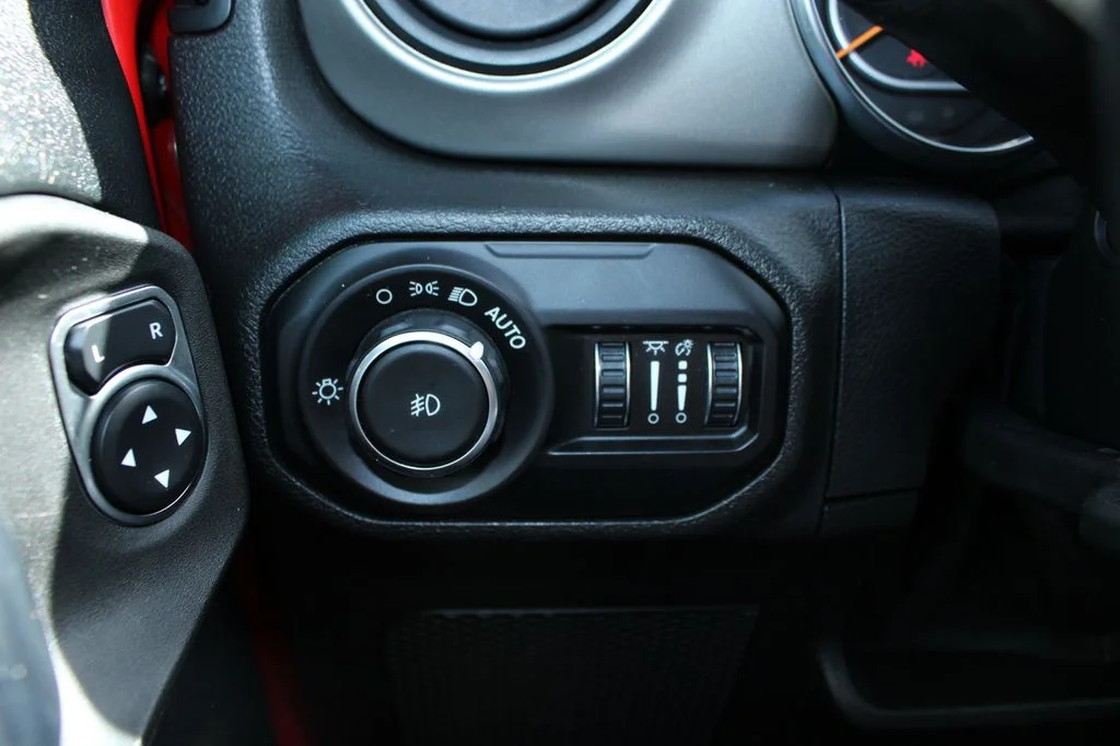 Used 2021 Firecracker Red Clearcoat Jeep Unlimited Sport S image 26