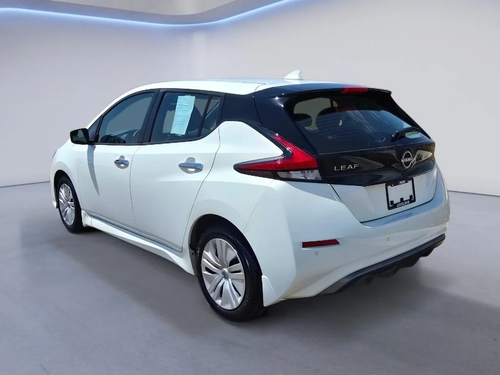 Used 2023 Glacier White Nissan S image 3