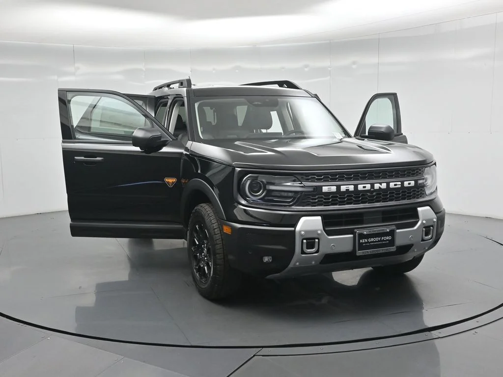 New 2026 Shadow Black Ford Badlands image 27