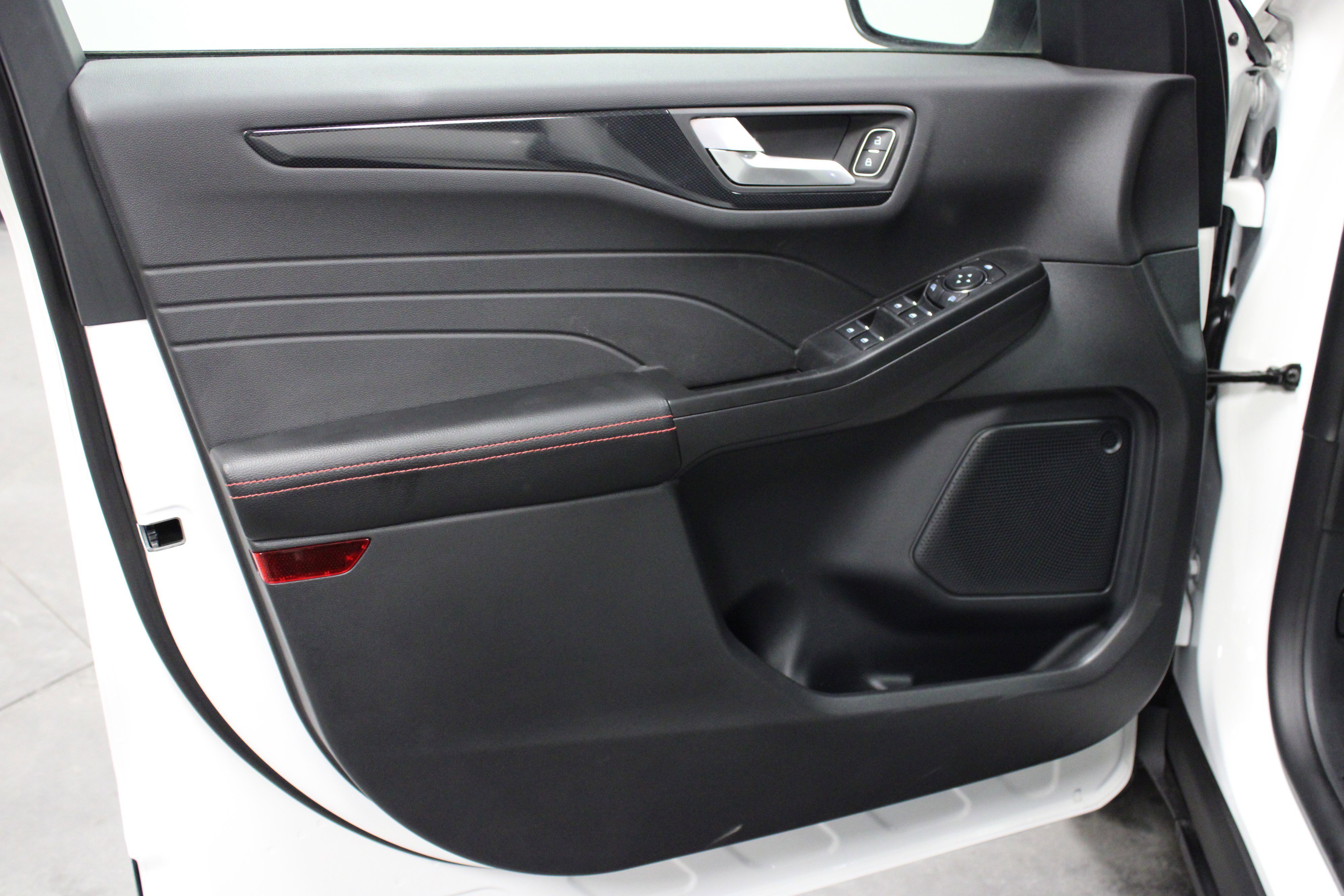 2025 Ford Escape Hybrid ST-Line - Photo 11