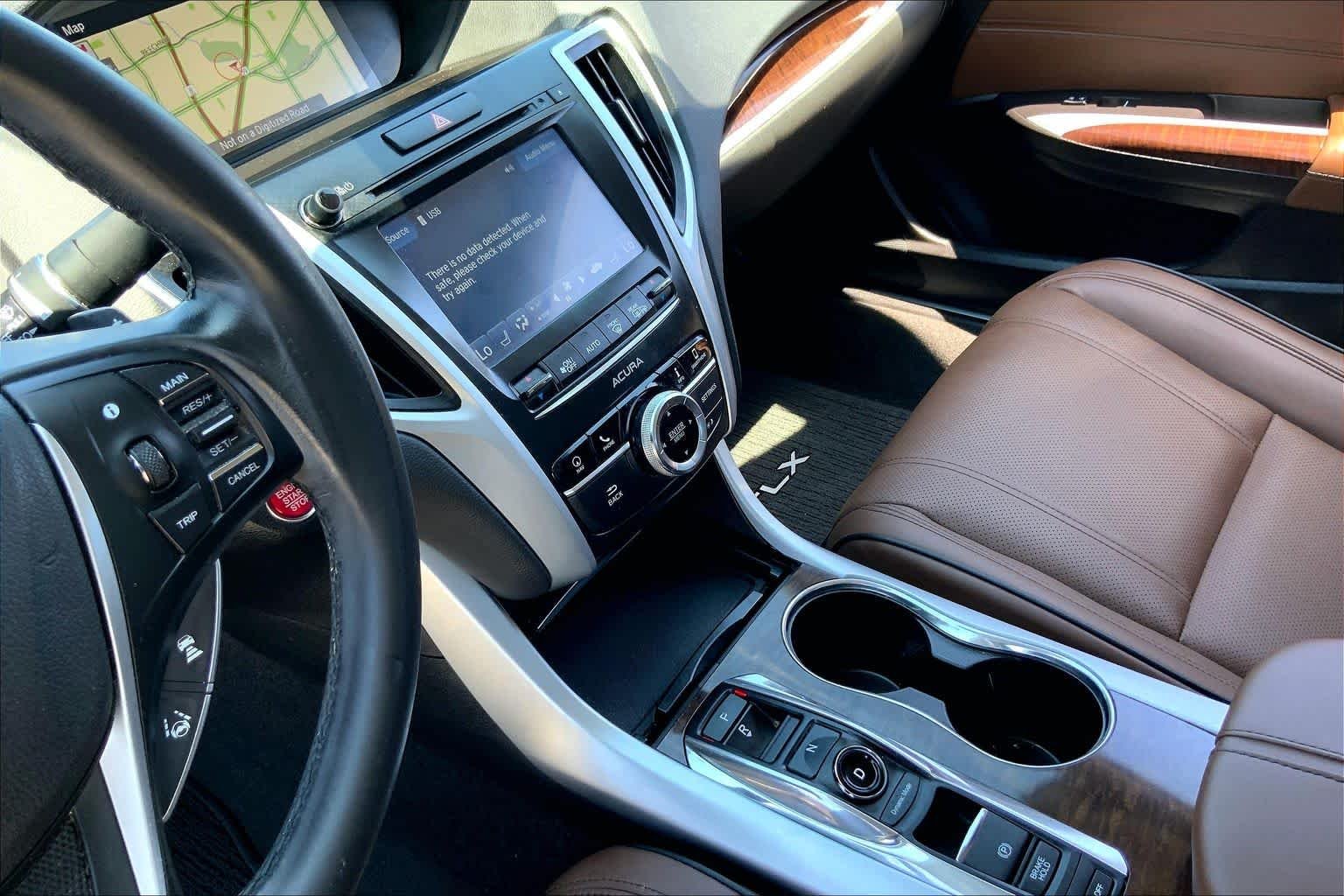 Used 2020 Platinum White Pearl Acura w/Technology Pkg image 16
