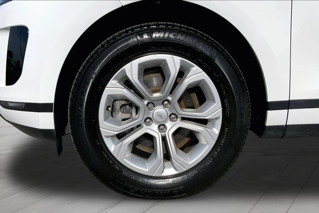 Used 2023 White Land Rover S image 32