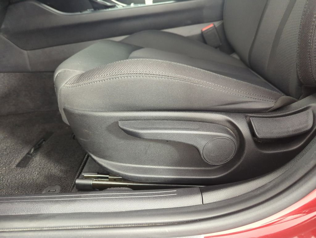 Used 2023 Red Kia LXS image 13