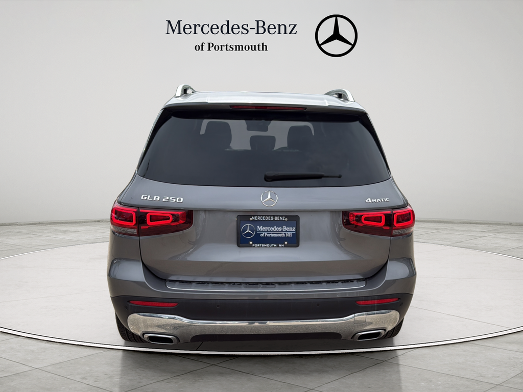 Used 2022 Gray Mercedes-Benz GLB 250 image 4
