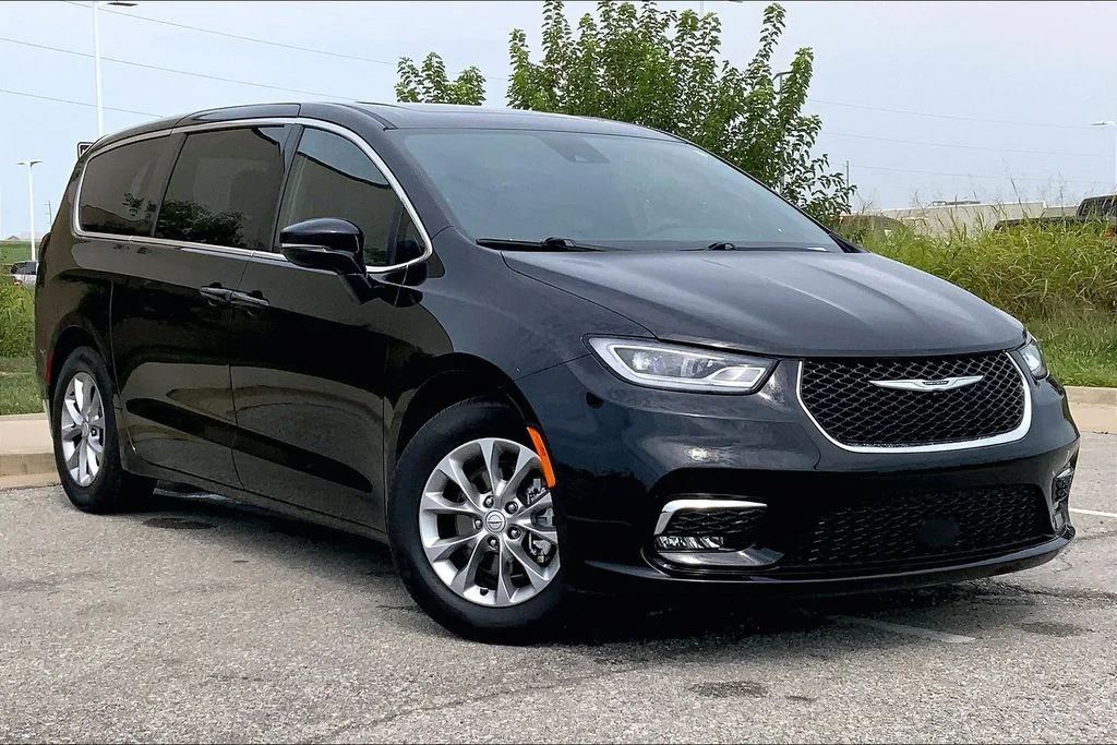 2026 Chrysler Pacifica Limited - Photo 33