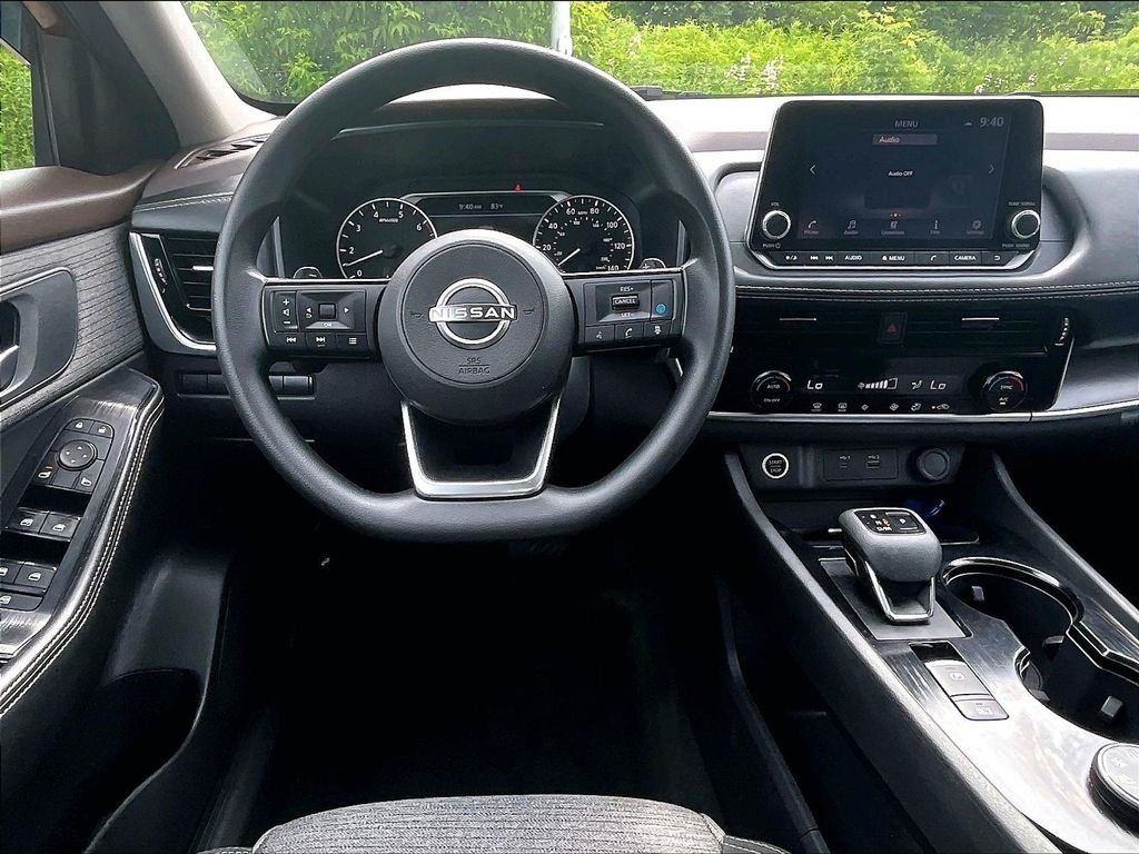 Used 2023 Red Nissan SV image 17