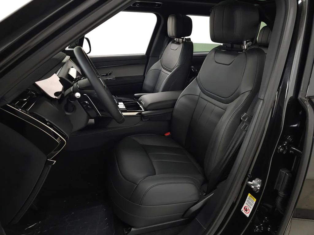 New 2026 Santorini Black Land Rover SE image 14