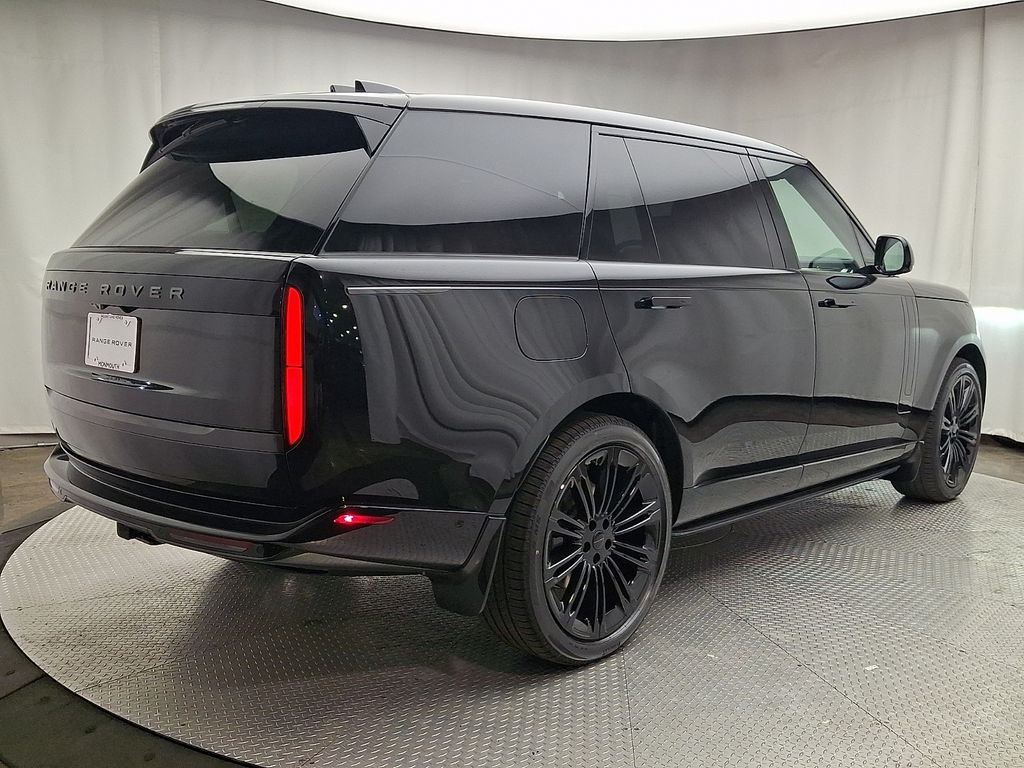 New 2026 Santorini Black Land Rover SE image 3