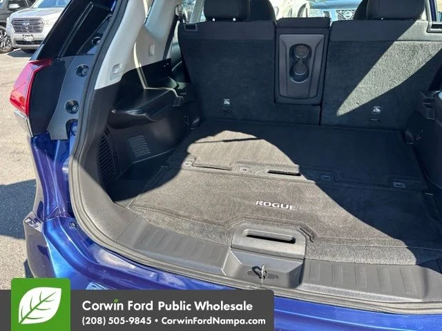 Used 2017 Caspian Blue Nissan  image 29