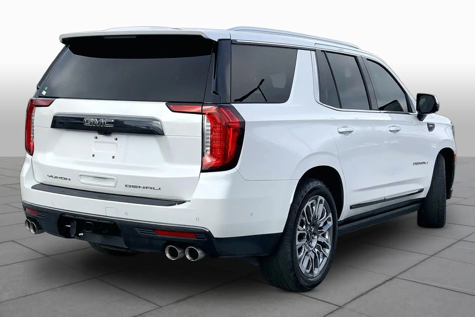Certified Used 2023 White Frost Tricoat GMC Denali Ultimate image 12