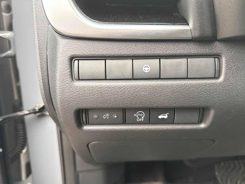 Used 2023 Gray Nissan SL image 21