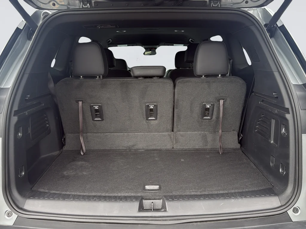 Used 2024 Silver GMC Elevation image 35