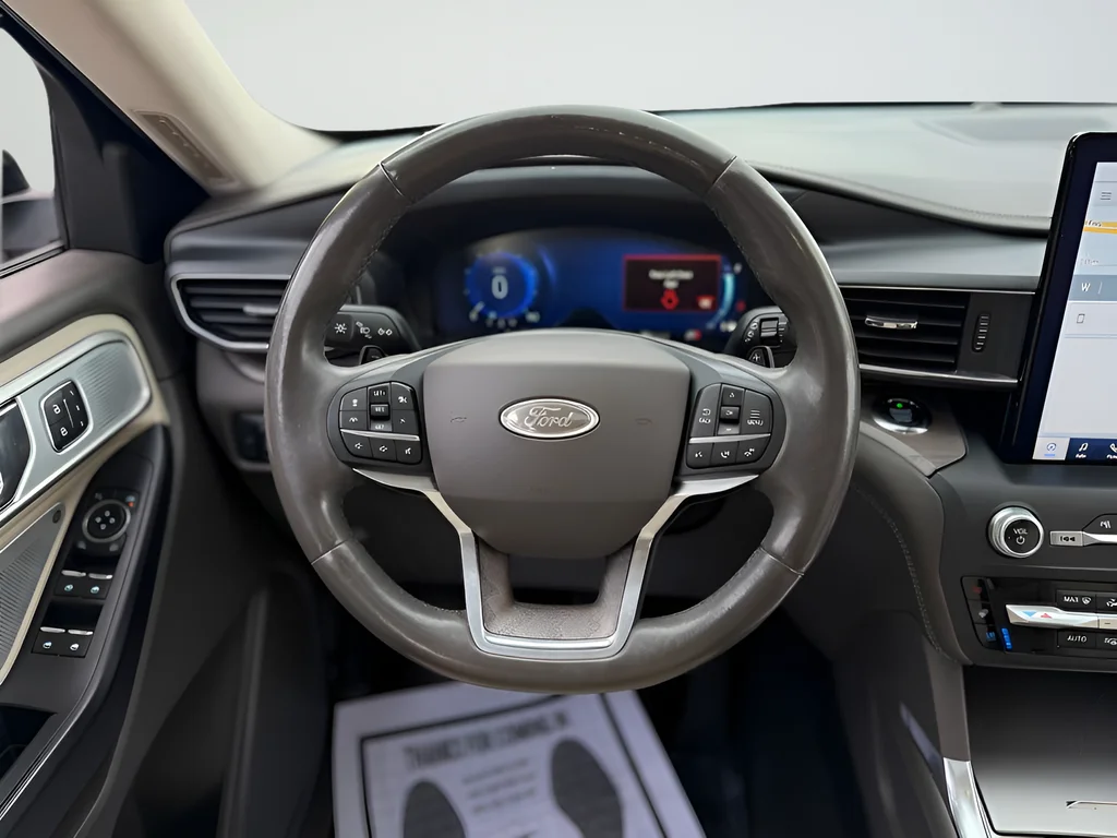 Used 2020 White Ford Platinum image 14